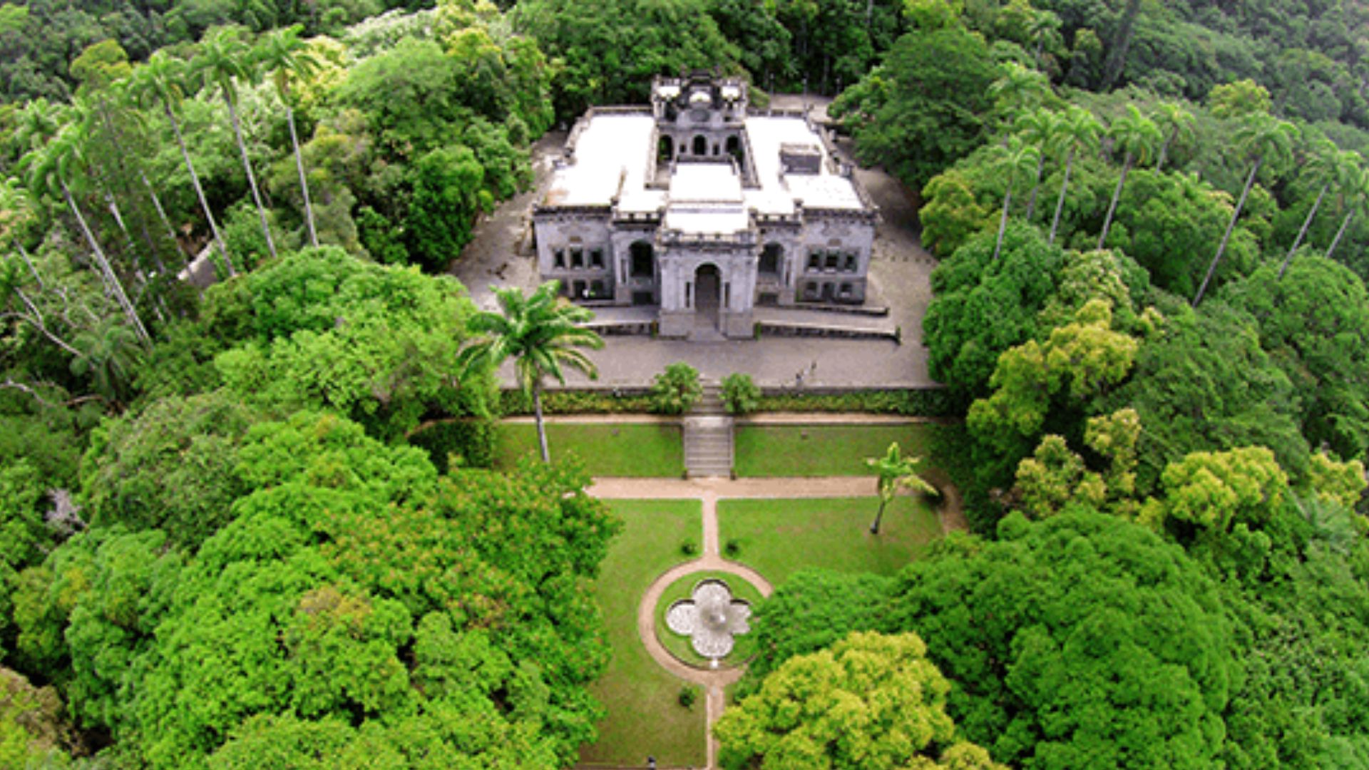 Escola de Artes Visuais cogita deixar Parque Lage por excesso de turistas