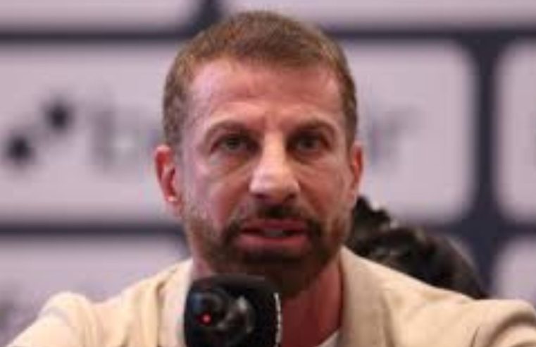 Vasco deseja contratação de Rodrigo Caetano da CBF
