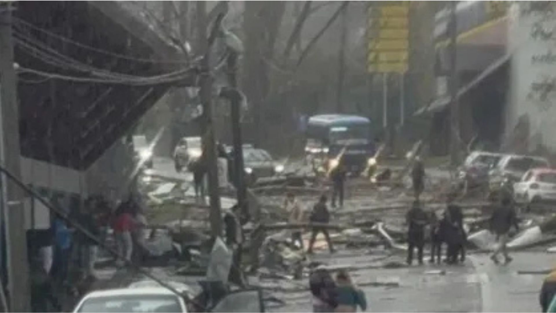 Tornado deixa ao menos oito feridos e danifica casas no sul do Chile