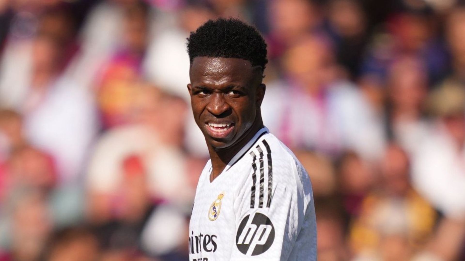 Lesão no tornozelo coloca Vinícius Júnior como dúvida para reta final da temporada