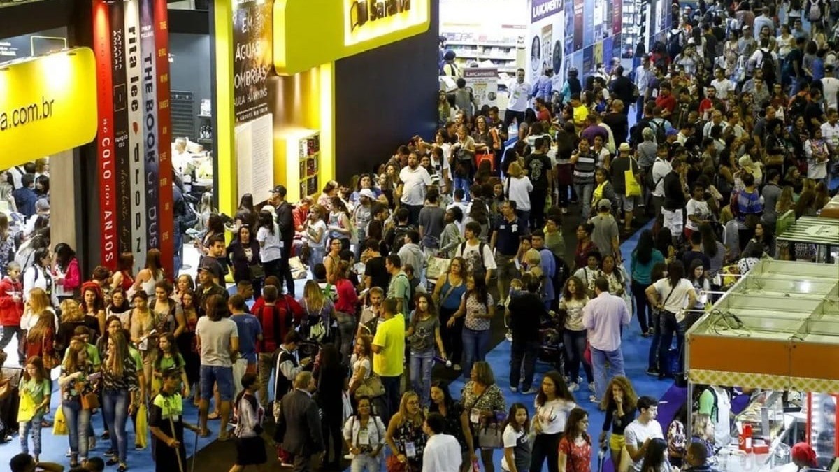 Bienal do Livro, que acontece entre 13 e 22 de junho, terá roda-gigante, escape room e labirinto de histórias