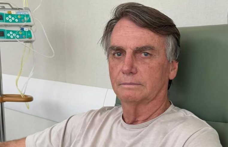 Jair Bolsonaro tem alta após três semanas internado para desobstruir intestino
