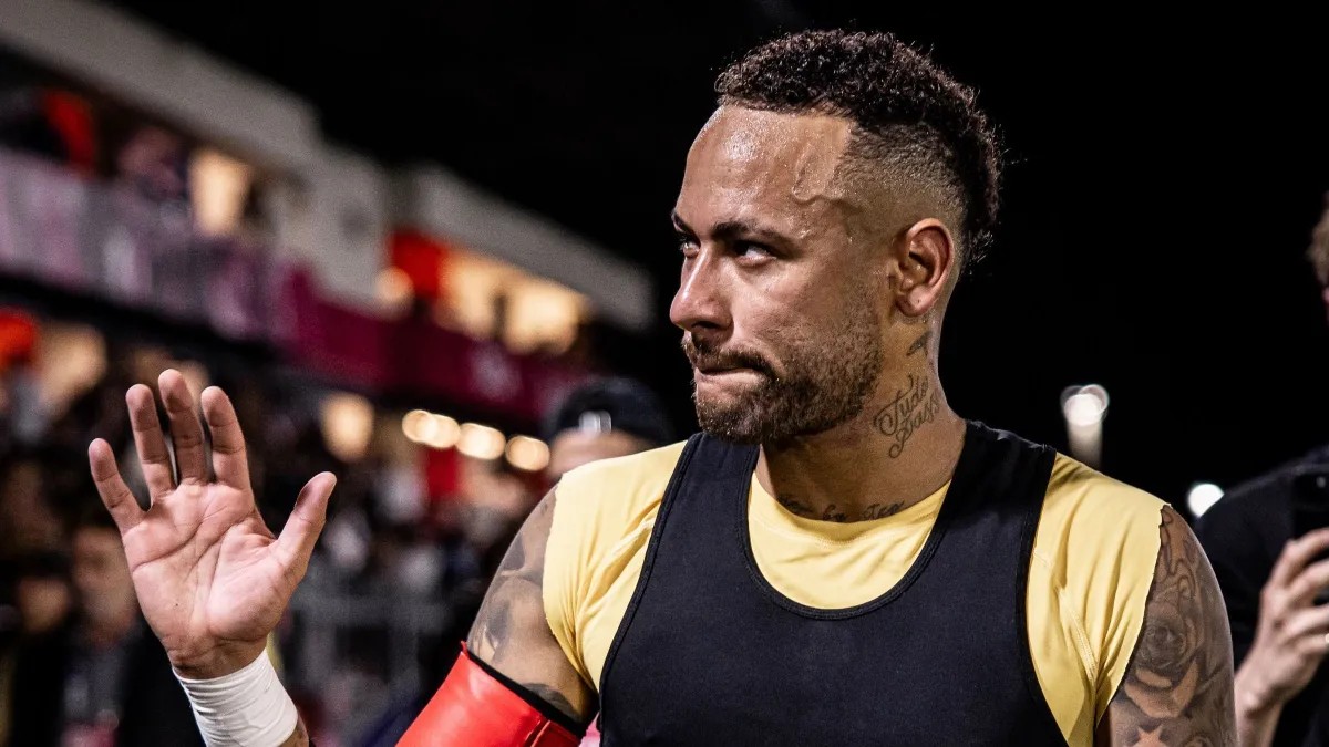 Neymar pai diz que retorno do camisa 10 ao Santos foi por ‘solidariedade’; ‘se conseguisse jogar, amém’