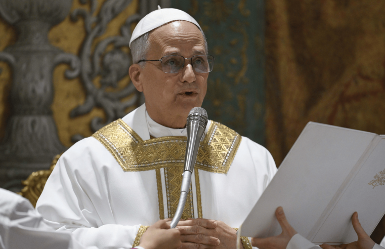 Papa Leão XIV clama por liberdade de imprensa em primeiro encontro com jornalistas