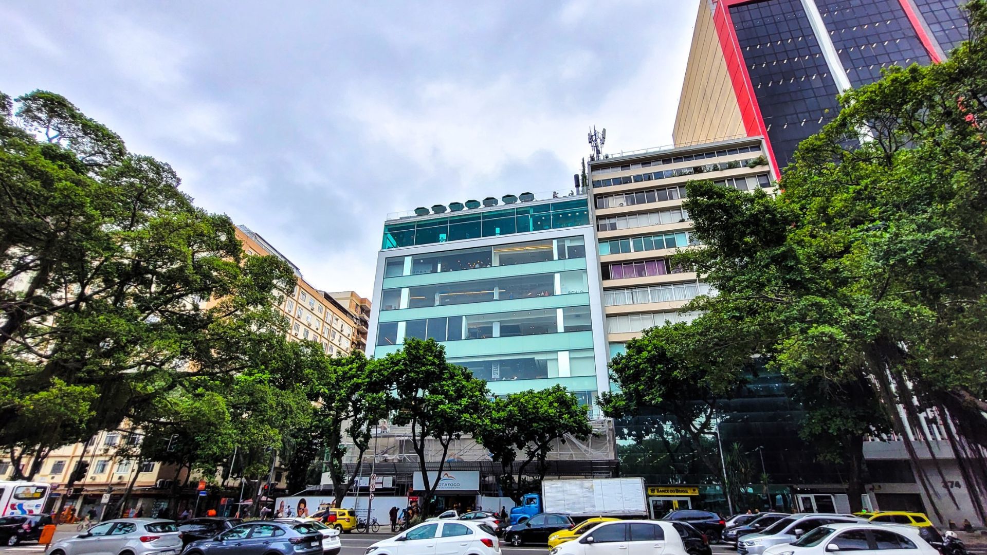 Botafogo Praia Shopping celebra Dia dos Namorados com música ao vivo, vinho e queijos gratuitos