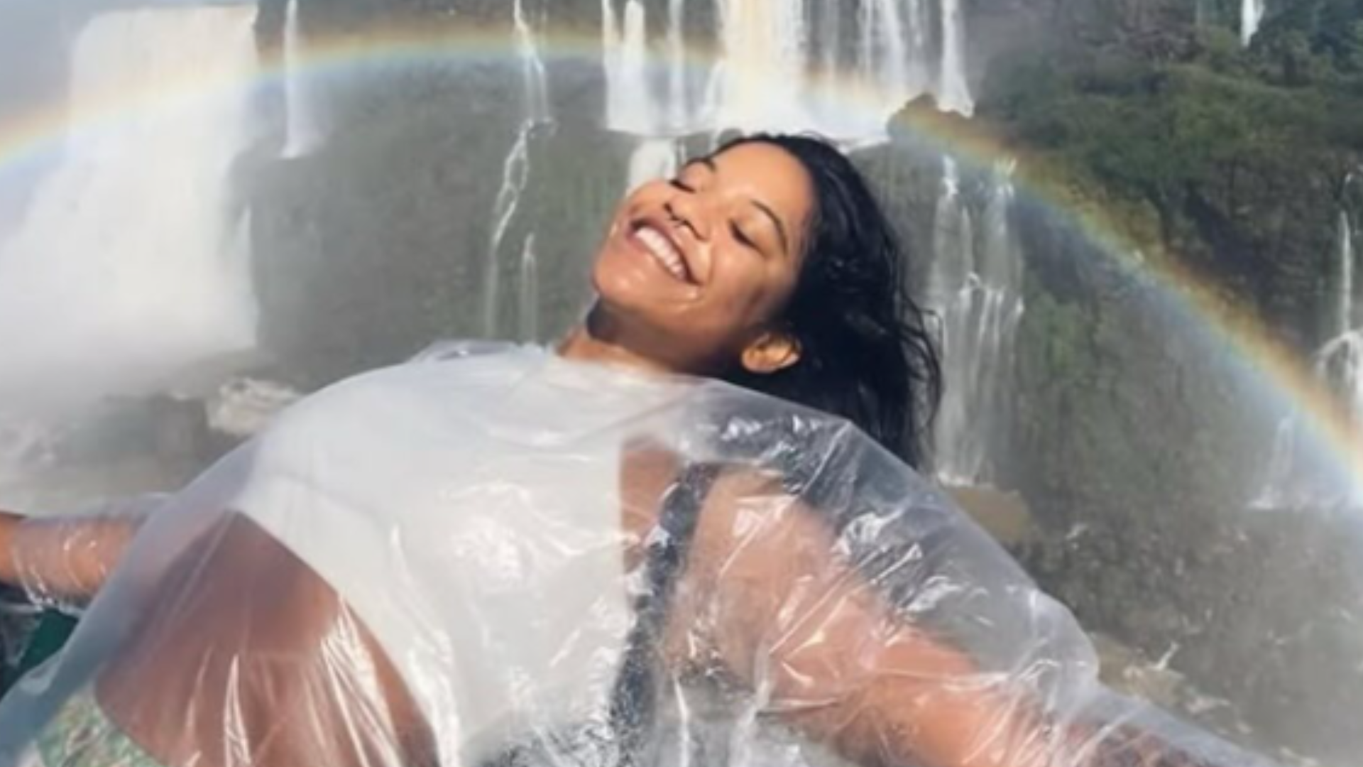 Brasileira Juliana Marins é resgatada sem vida do Monte Rinjani, na Indonésia, após 4 dias presa em encosta de vulcão