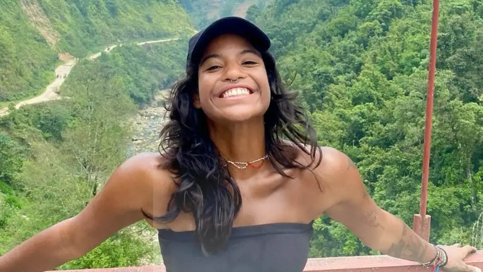 Itamaraty lamenta morte de brasileira que caiu na encosta do vulcão Rinjani, na Indonésia
