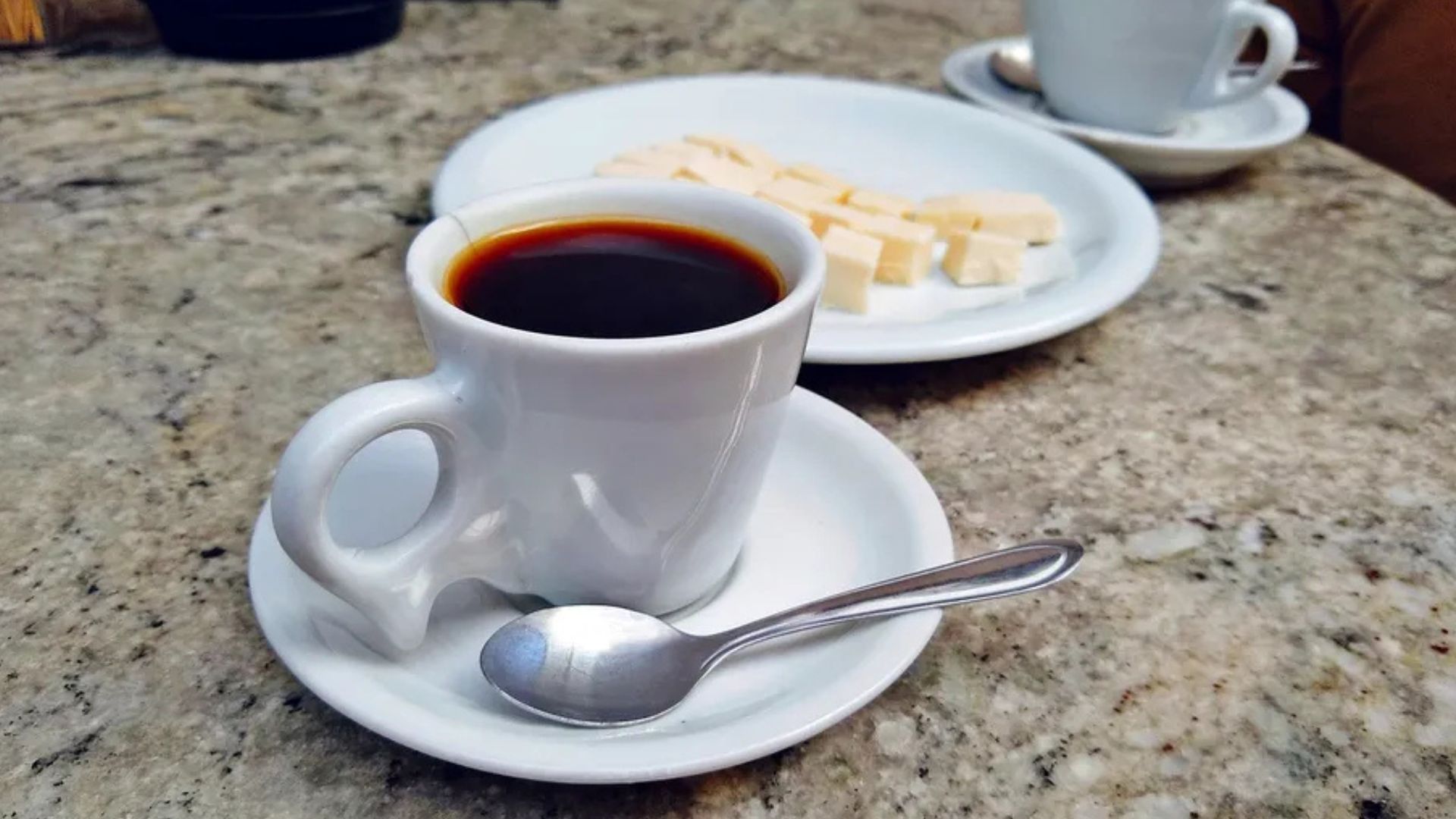 Foram apreendidos 700 kg de pacotes de café com alto teor de impureza na Zona Norte do Rio