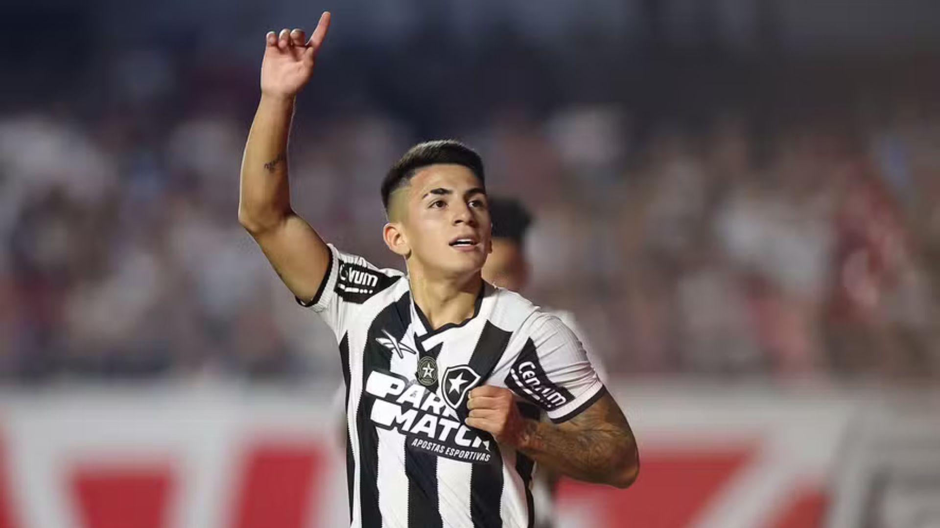 Empréstimo de Almada ao Lyon chega ao fim e argentino retorna ao Botafogo