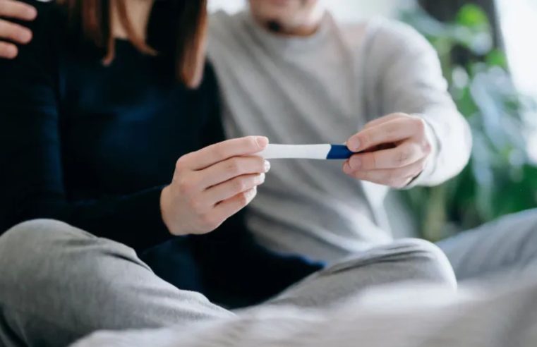 Casal consegue engravidar após 18 anos com ajuda de inteligência artificial 