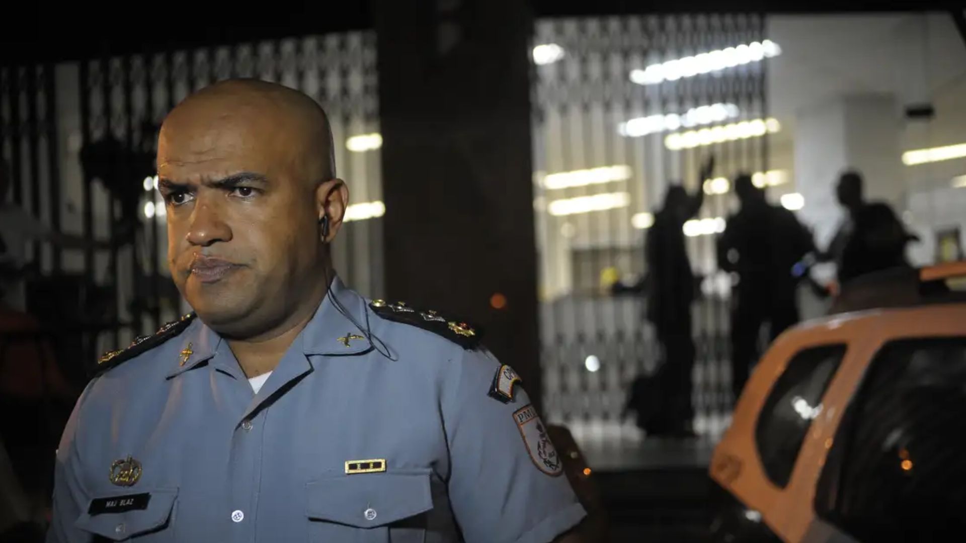 Ex-porta-voz da PMERJ, tenente-coronel Ivan Blaz é denunciado por invasão de domicílio e constrangimento ilegal