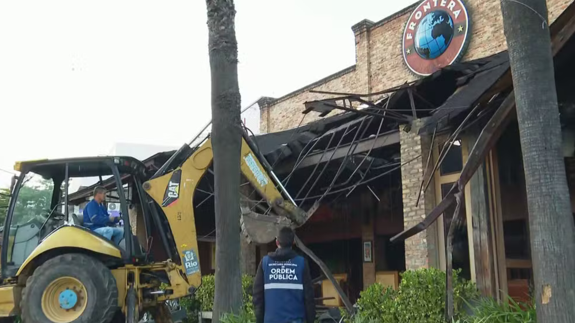 Restaurante Frontera, na Barra da Tijuca, é demolido após uma década de multas acumuladas
