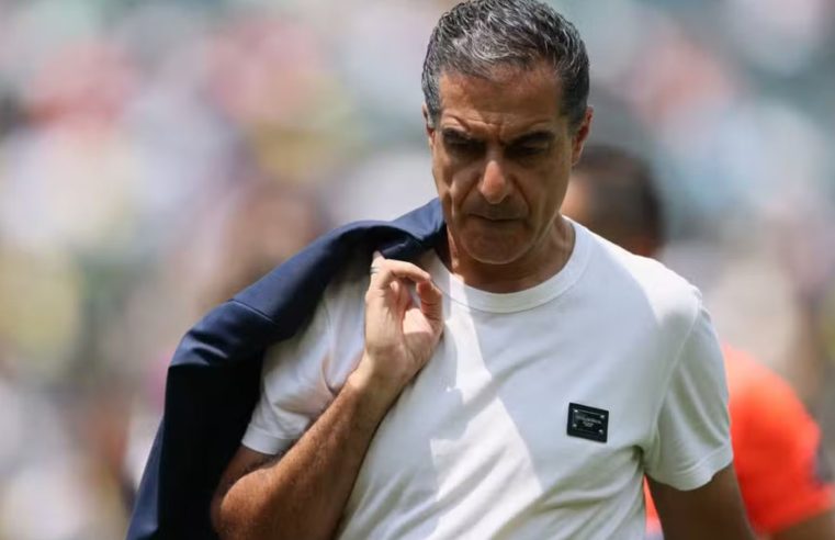 Paiva se diz surpreso com demissão do Botafogo: ‘jogadores e funcionários também estão de boca aberta’