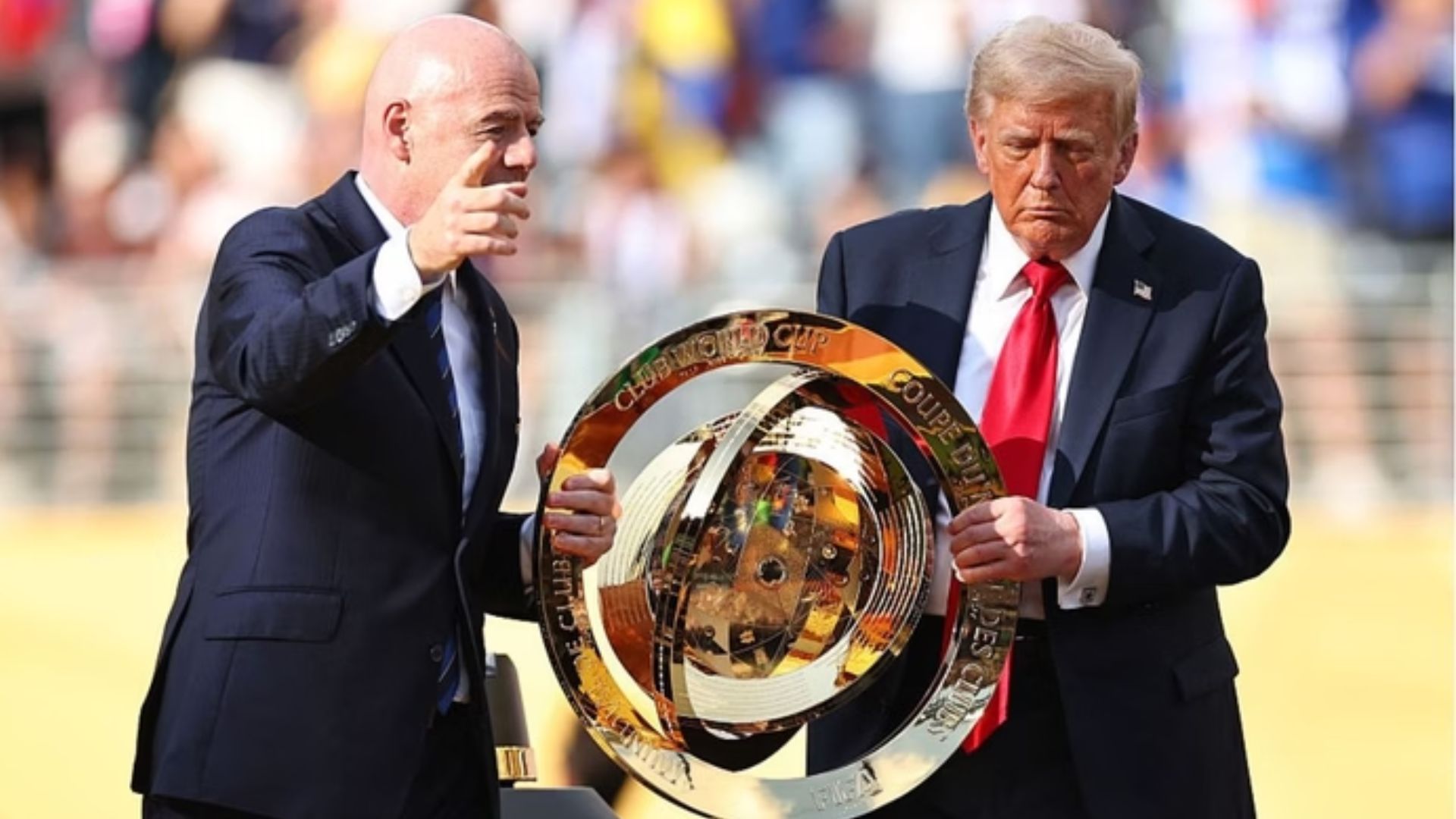 Donald Trump é vaiado durante entrega de troféu do Mundial de Clubes