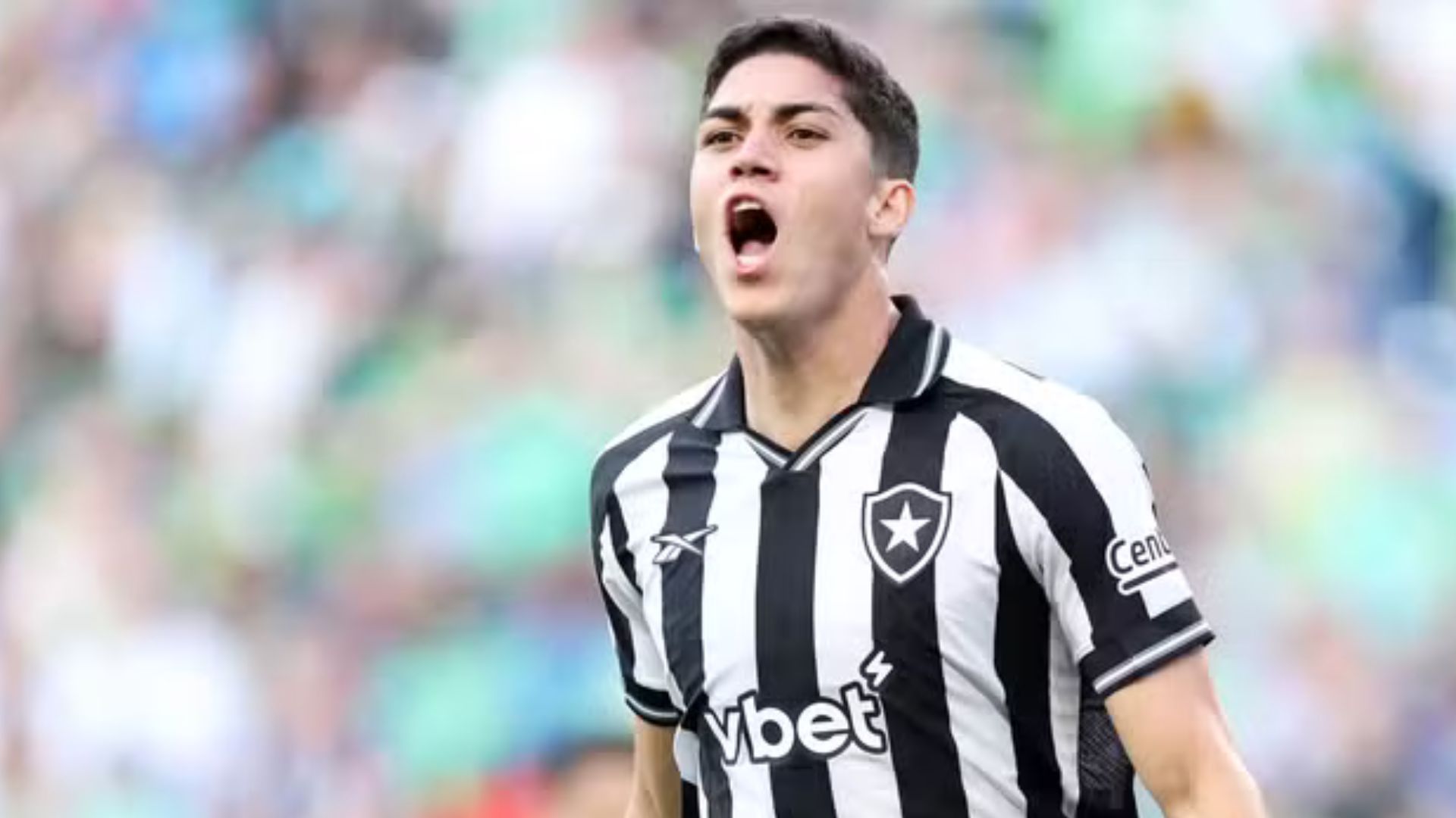 Botafogo vende Jair ao Nottingham Forest por R$ 76 milhões após curta passagem