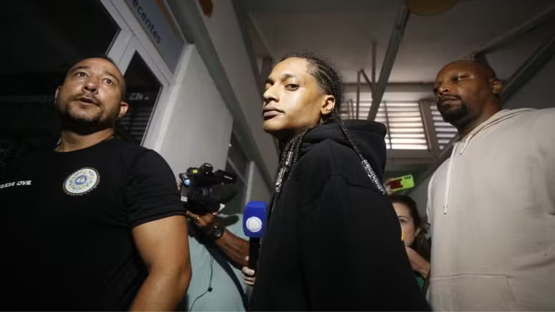 Casa de Oruam era usada como ‘local de acoitamento de criminosos foragidos’, diz Justiça ao decretar prisão