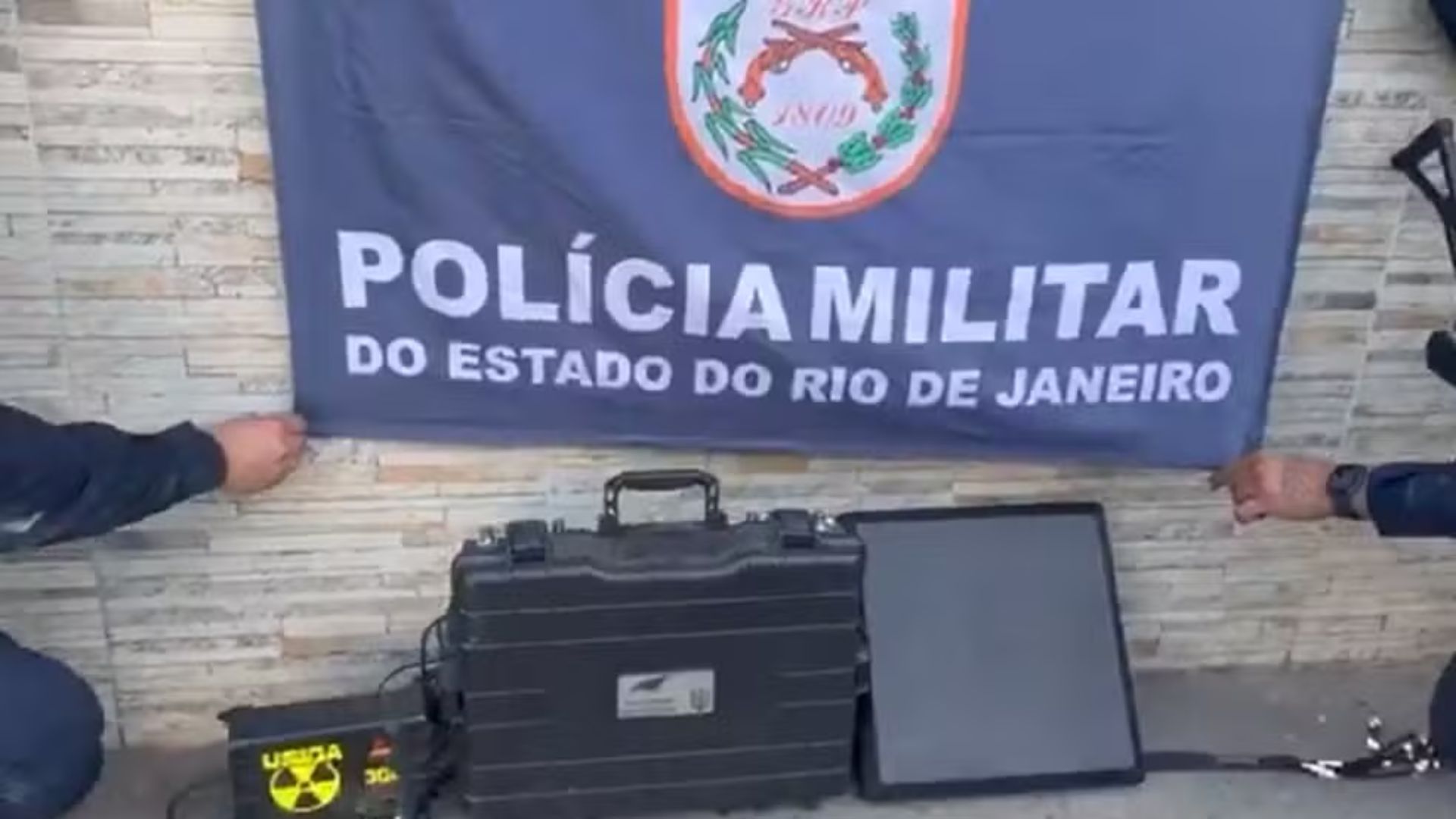 Interceptador de drones é apreendido pela primeira vez no Rio durante operação em Acari nesta quinta (17)