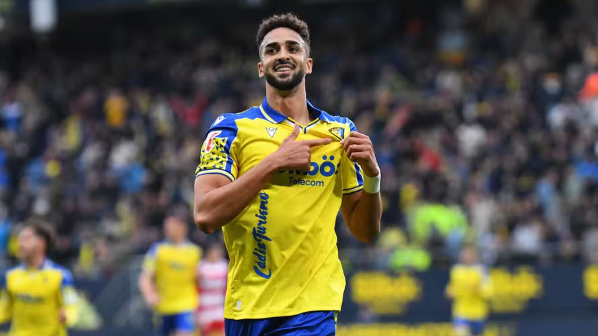 Botafogo avança em negociação por Chris Ramos, atacante do Cádiz