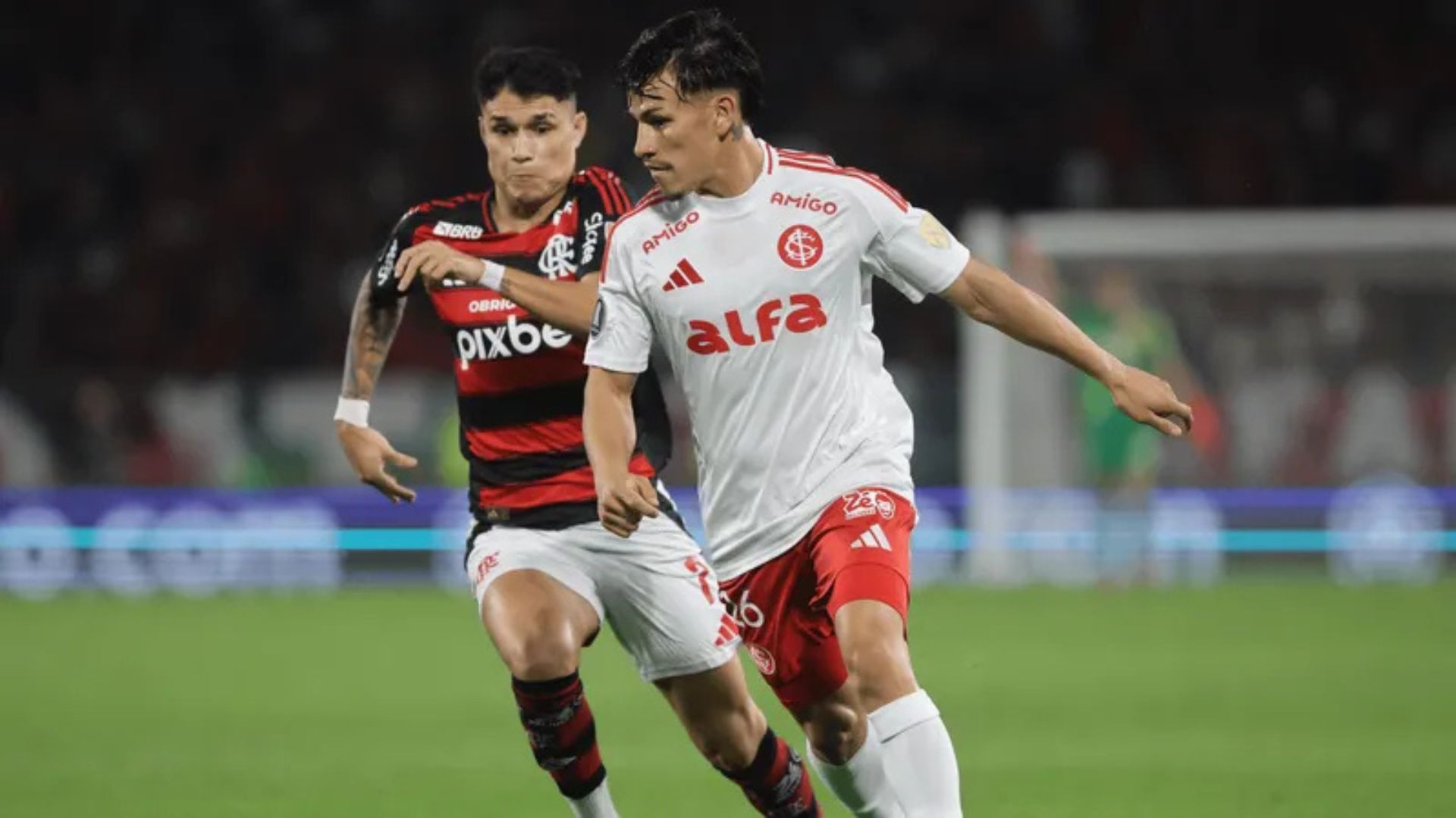 Flamengo enfrenta Internacional no Beira-Rio neste domingo (17) às 18h30 pelo Brasileirão