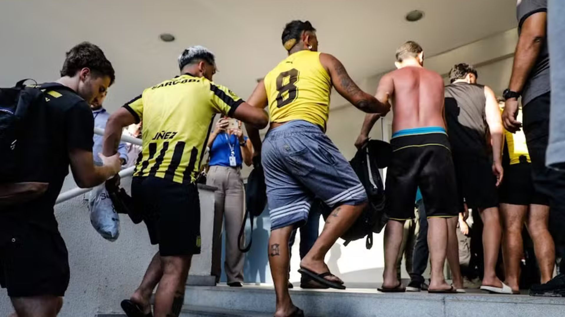 Integrante do Peñarol é condenado a 6 anos por confusão no Recreio dos Bandeirantes