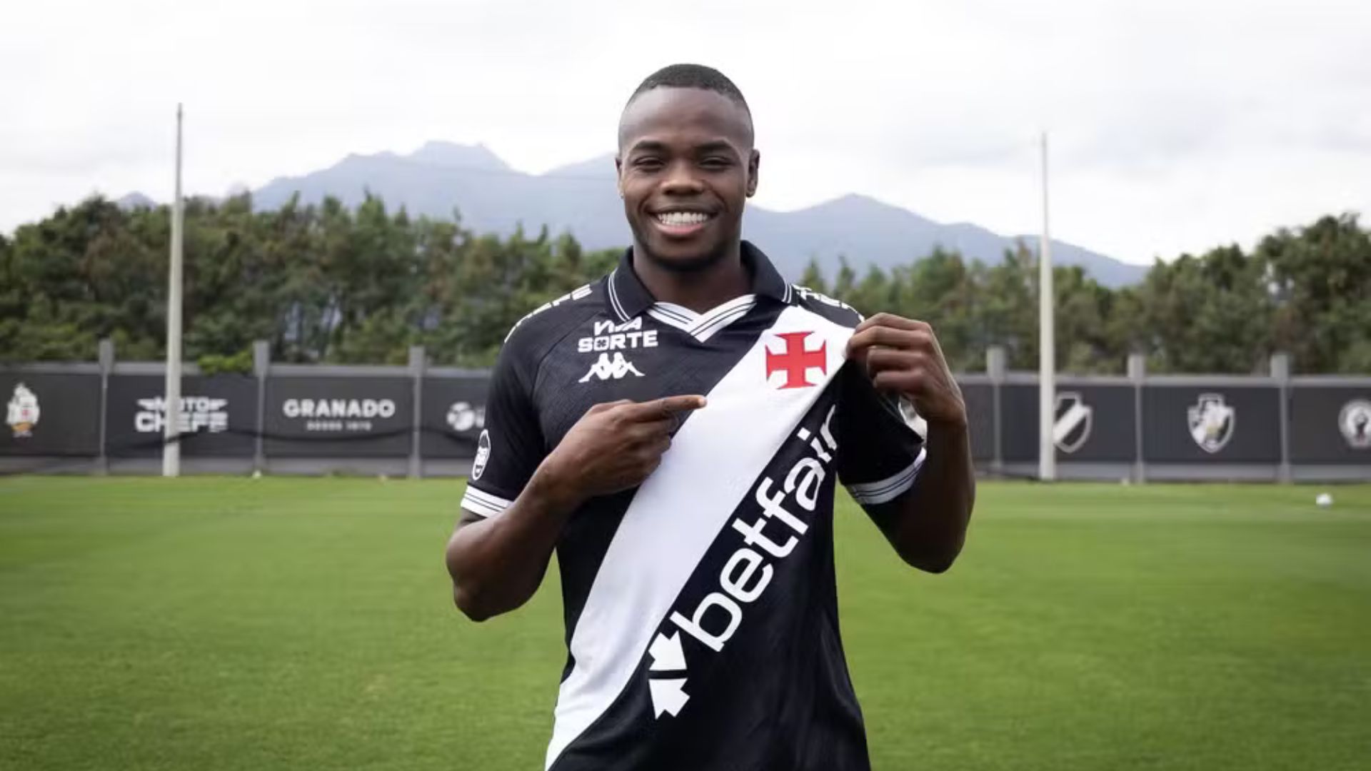 Vasco fecha com Andrés Gómez por empréstimo com obrigação de compra